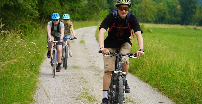 Unterwegs mit Drahtesel & Stahlross